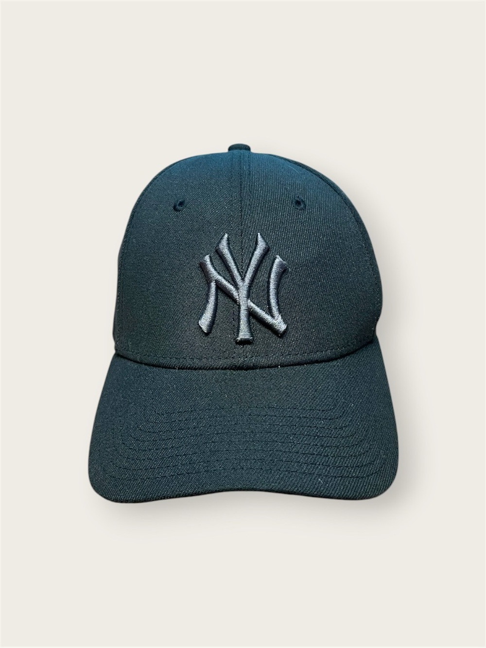 New York Yankees | New Era 39THIRTY Stretch Fit Hat | NY MLB | M/L Medium Large